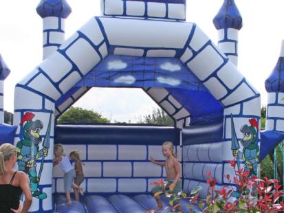 Hüpfburg Ritterburg Blau